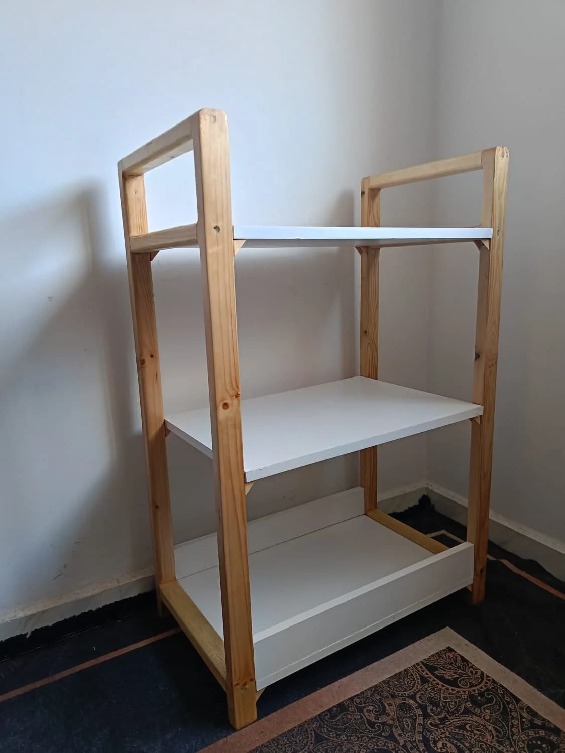 Vue du haut trolley 3 niveaux bois blanc