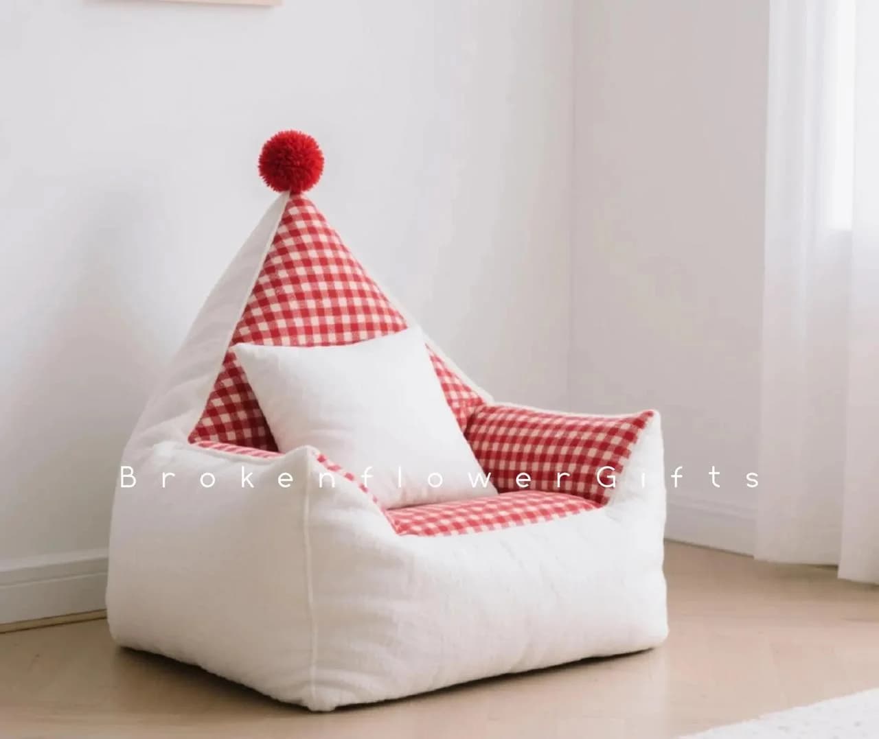 Pouf enfant couronne personnage blanc